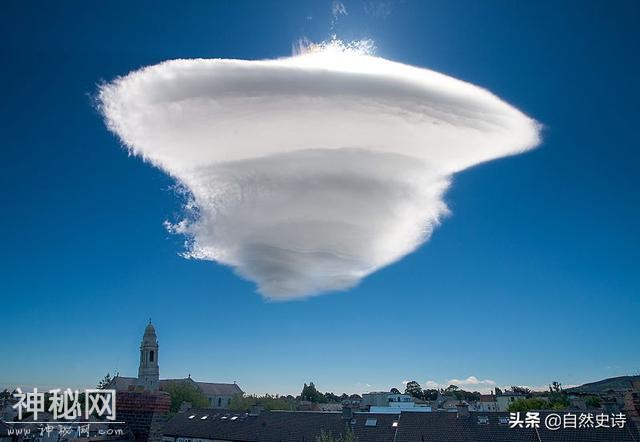 三种不可一世的云：荚状云，雨幡洞云，滚轴云-2.jpg