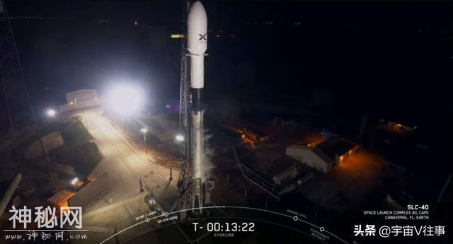 60个不明飞行物排队！外星人入侵？Spacex发射卫星吓坏荷兰民众！-1.jpg