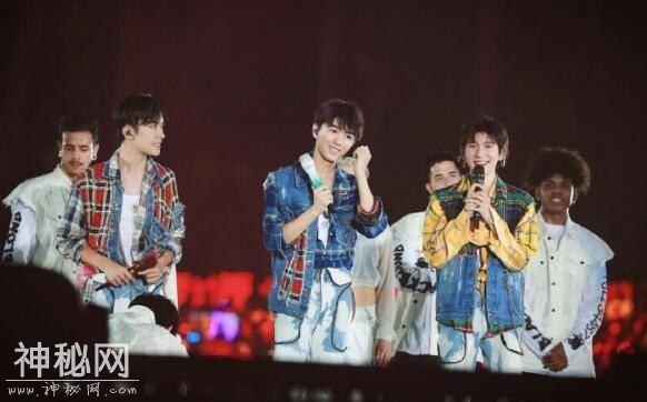 TFBOYS 激光笔是什么情况？怎么回事？终于真相了，原来是这样-1.jpg