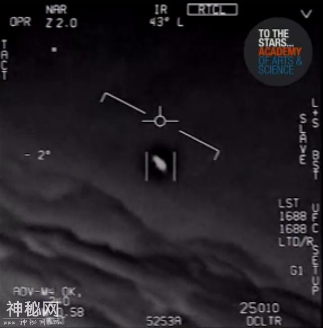 航空飞行员“撞见”UFO，整整拍摄了一分钟，美国军方证明其真实-6.jpg