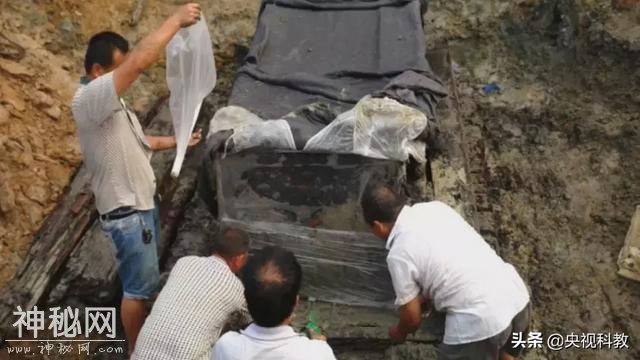 河南闹市发现西汉古墓群，千年彩棺竟保存完好？-8.jpg