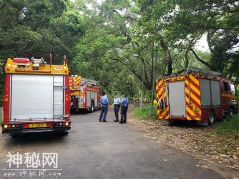 香港一公园发现手榴弹 消防及众多警员到场处理-1.jpg