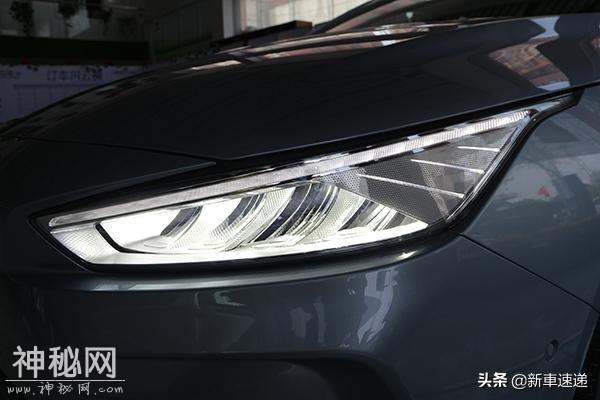 拥有科幻片般驾驶舱的车 实拍吉利几何A-2.jpg
