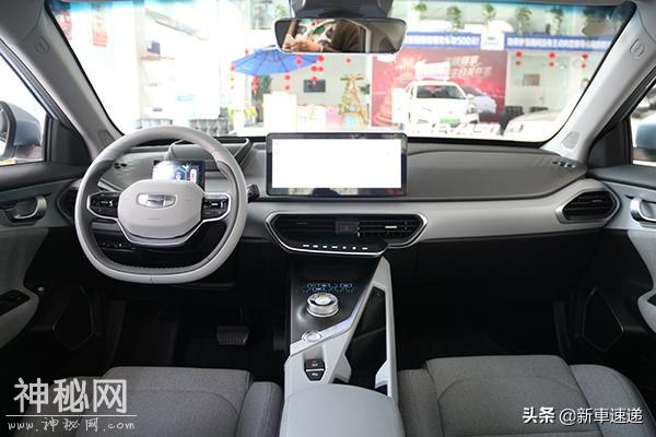 拥有科幻片般驾驶舱的车 实拍吉利几何A-10.jpg