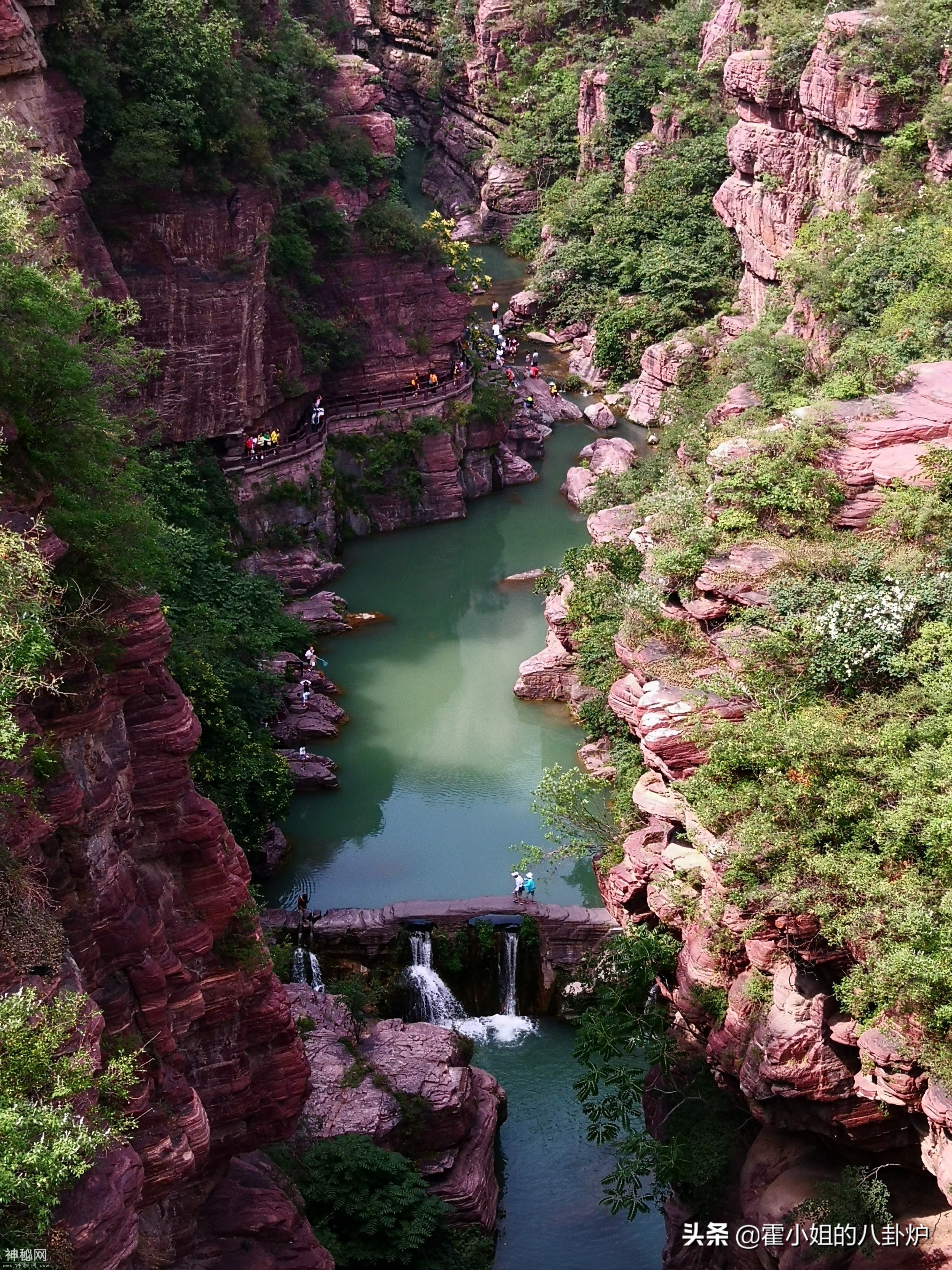 人间仙境地质奇观云台山，红石峡刀切斧剁，茱萸峰一柱擎天-3.jpg