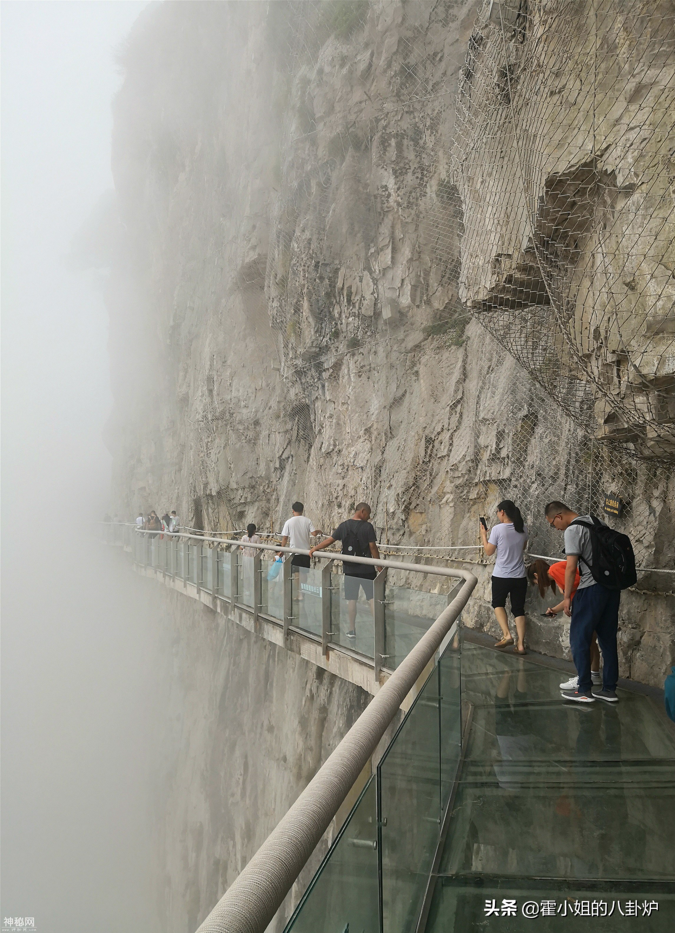 人间仙境地质奇观云台山，红石峡刀切斧剁，茱萸峰一柱擎天-11.jpg