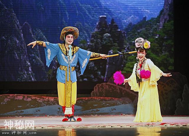 戏曲对自然现象的表现，是在虚拟艺术思想指导下通过程式进行的-2.jpg