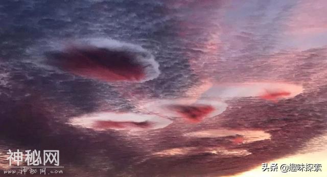 英国天空现诡秘云层，真是不明飞行物？专家解释：并非超自然现象-1.jpg