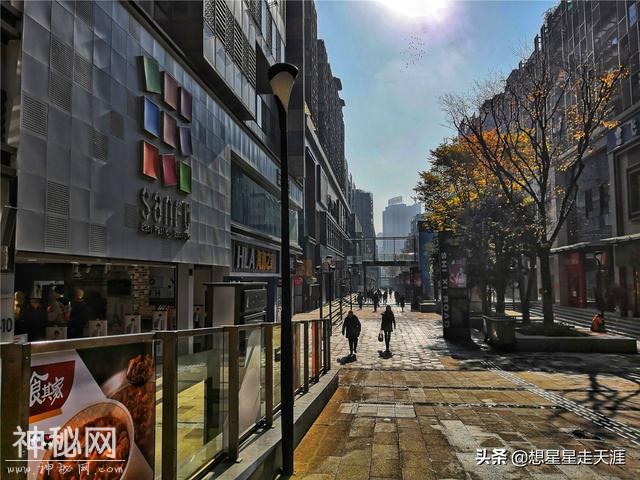 贵州首个滨河商业步行街，曾经的批发城变品牌路，还有民俗小吃街-2.jpg