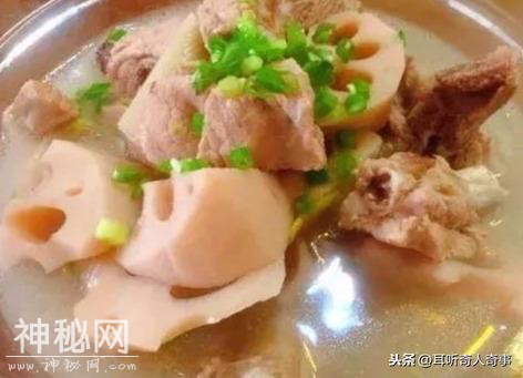 跟男朋友出去吃饭，吃起来最尴尬的4种食物-3.jpg