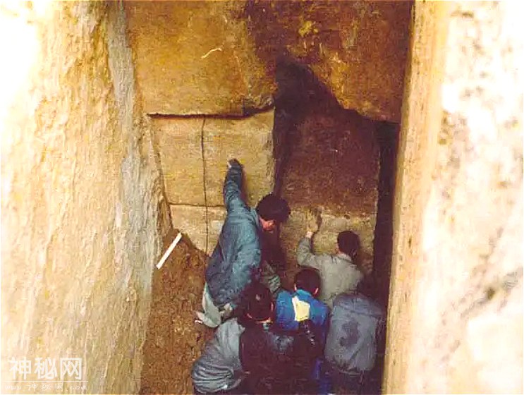 90年代古墓发掘的真实现场，揭秘一座千年古墓的发掘过程-8.jpg