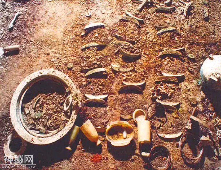 90年代古墓发掘的真实现场，揭秘一座千年古墓的发掘过程-12.jpg