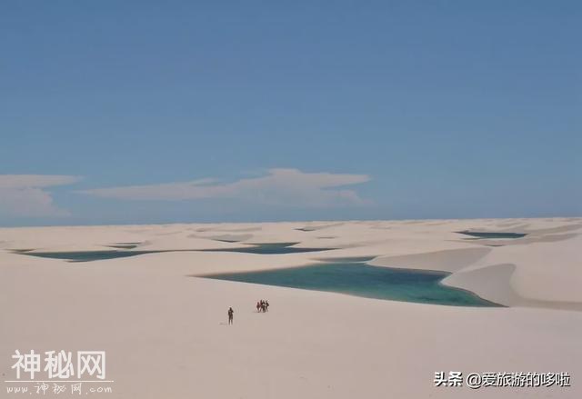 地球上最“诡异”的沙漠，遍地湖泊，鱼虾成群，吸引数十万游客-16.jpg