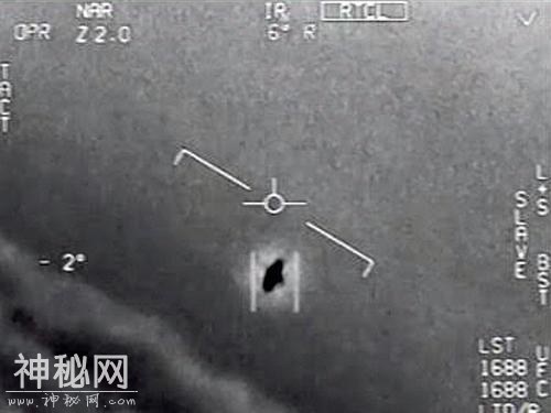 五角大楼公布UFO视频！亲自确认真实性，飞行员捕捉画面连连惊叹-2.jpg