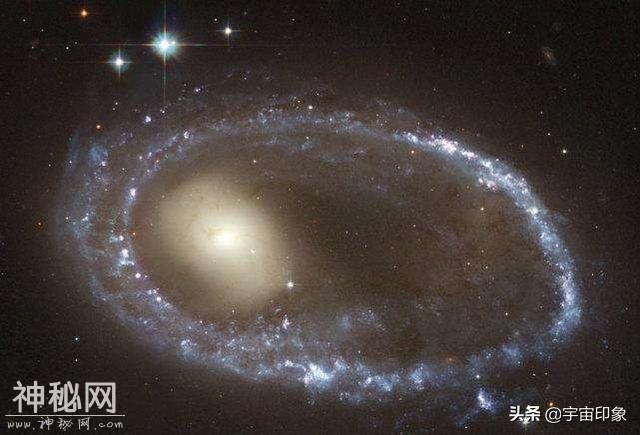 110亿年前的“宇宙火环”被发现！形成于两个星系碰撞，击穿内核-5.jpg