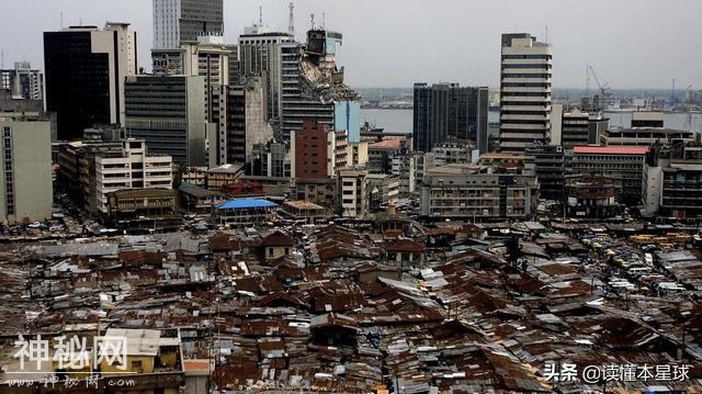 非洲超级城市拉各斯，如何成贫穷的黑暗中心？-3.jpg
