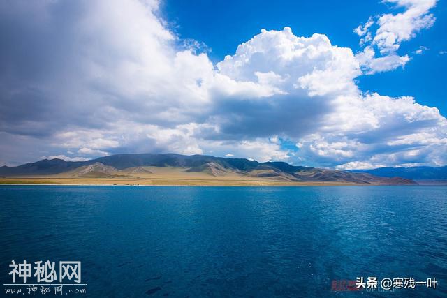 新疆面积最大的湖泊，养不活鱼类却出现了水怪，成不解之谜-2.jpg