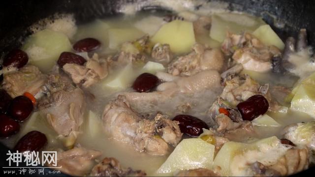 炖鸡汤，直接下锅炖大错特错，多加一步，鸡汤鲜美浓白，鸡肉不柴-9.jpg