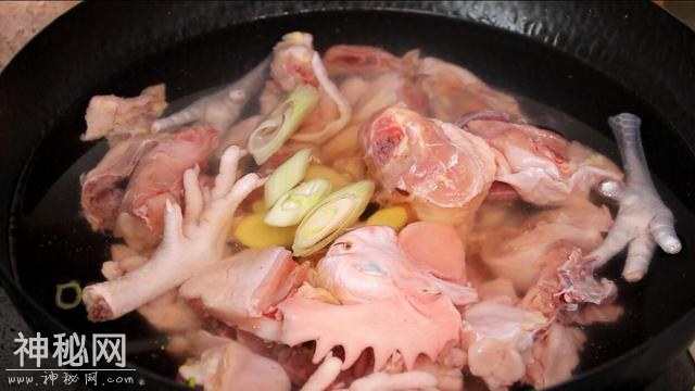 炖鸡汤，直接下锅炖大错特错，多加一步，鸡汤鲜美浓白，鸡肉不柴-7.jpg