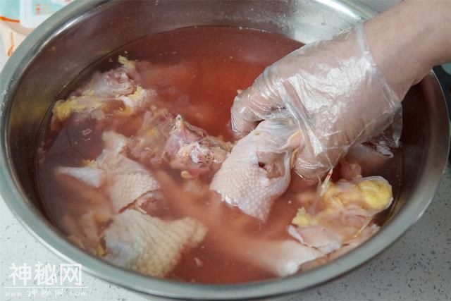 炖鸡汤时，别焯水或者直接炖，大厨告诉正确做法，鸡肉不柴汤不腥-4.jpg