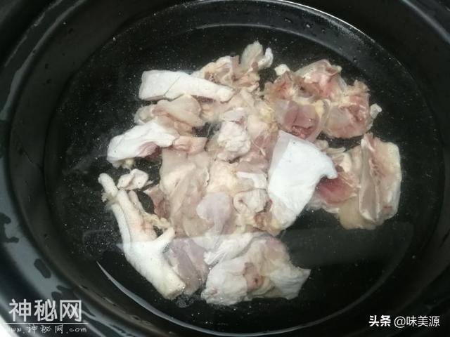 当清远鸡遇到笋干菜，来一煲简单清新的：笋干菜鸡汤-4.jpg