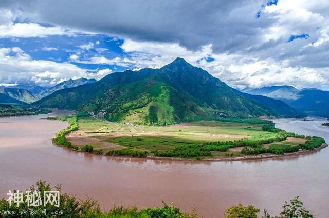 世界罕见地理现象，藏在云南的大山里，吸引全世界目光-2.jpg