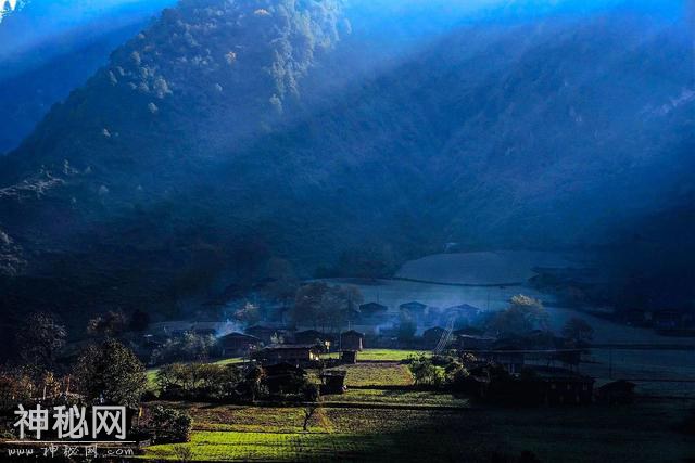 世界罕见地理现象，藏在云南的大山里，吸引全世界目光-34.jpg