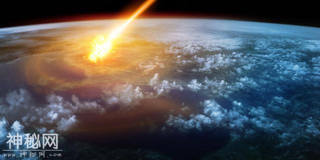 俄罗斯车里雅宾斯克洲陨石疑似被UFO击碎，外星人在保护地球？-1.jpg