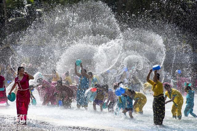 云南民族风俗习惯-7.jpg