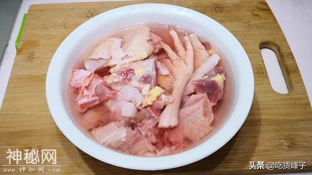 炖鸡汤，记住放“1白1黄1红”，炖出的汤汁浓郁不油腻，无腥味-9.jpg
