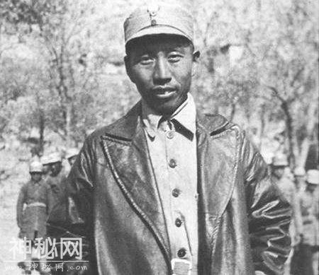 王震奉命执行一个重要任务，两年后回来，几乎成了野人-4.jpg