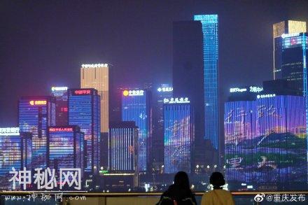 BBC《完美星球》系列纪录片在重庆江北嘴户外十屏上演-6.jpg