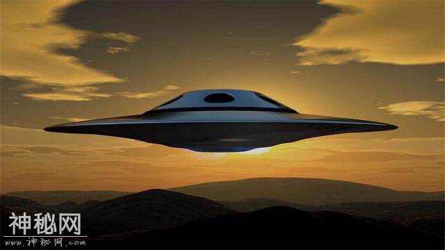 美国UFO视频画面刚泄露，黑龙江夜空出现不明飞行物，两者有关？-8.jpg