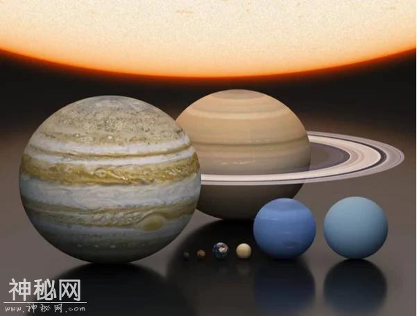 地球、太阳和月球都是圆的，是什么力量把宇宙中的星球搓圆了？-5.jpg