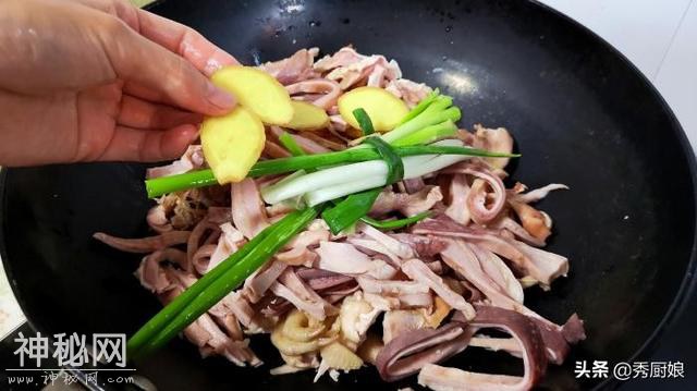 炖鸡时，要不要先焯水？牢记3点，鸡肉鲜嫩十足，味道正，没腥味-5.jpg