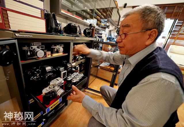 上海奇人：造十一台相机不承认是工匠，买几柜子器材又说不搞收藏-2.jpg