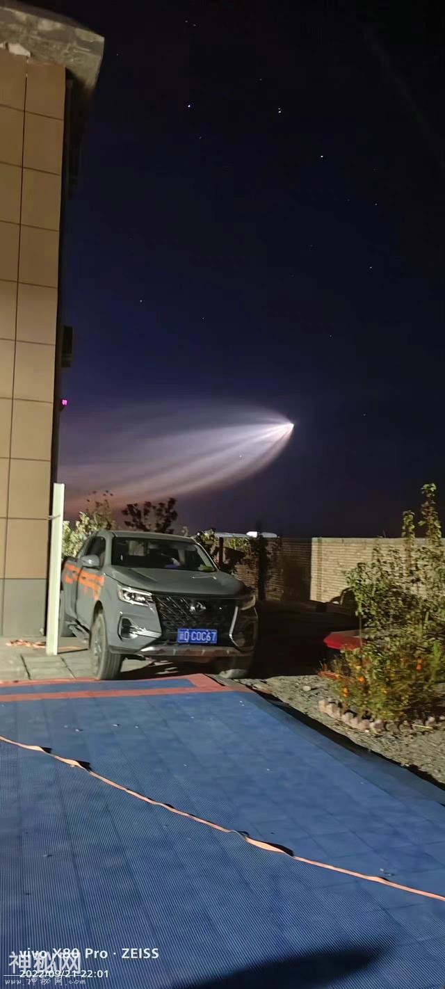 中国再次进行反导试验？新疆夜空出现巨型UFO：究竟是何飞行物？-11.jpg