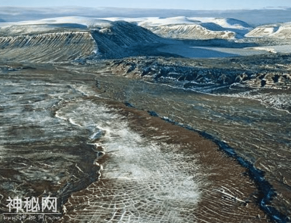 北极“高烧”不断，史前生物遗骸接连出现，冰层下的病菌或将苏醒-8.jpg