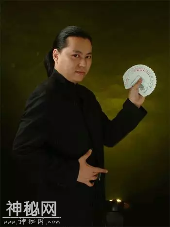 “春晚魔术师”刘谦的成名史，和他“消失”的真相-10.jpg