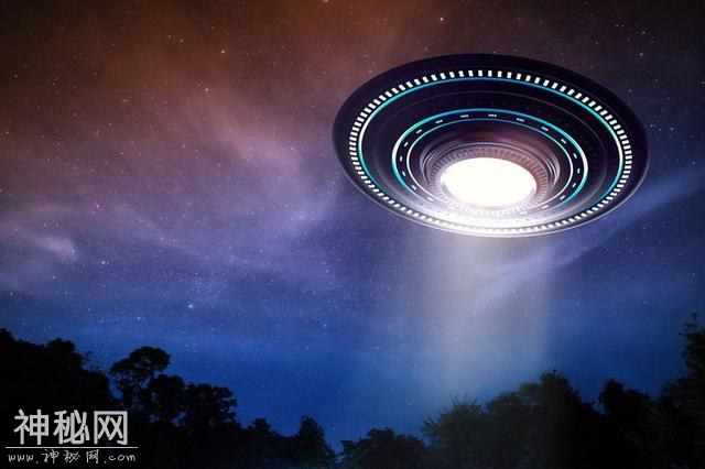 “有史以来最令人信服的UFO”50年后首次被公之于众，像超级壶盖-1.jpg