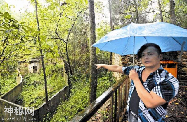 湖南山村发现吸血野人，一看竟是村民走失的幼儿，在山里活了8年-21.jpg