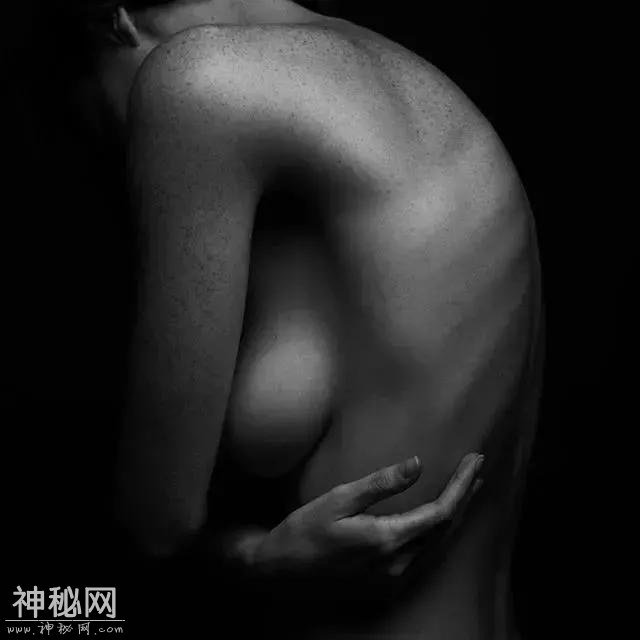 佳作欣赏，一组摄影师眼里的〈人体，充满着神秘之美〉-9.jpg