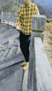 笑一笑！六十张搞笑动图：最佳损友，都是这么去看病号的嘛？-104.jpg