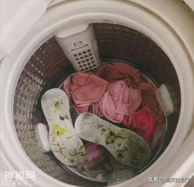 开怀大笑，50张搞笑动图：你这座位垫太会整事了，吓我一跳！-17.jpg