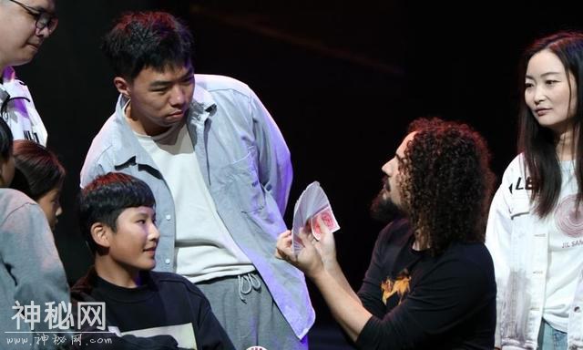 刘谦抗癌成功，上海分享奇迹与魔术，你最想看他变什么？-5.jpg
