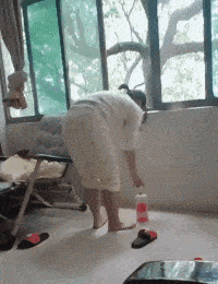 哈哈一笑，六十张搞笑动图：是先洗再揍，还是揍了再洗？-23.jpg