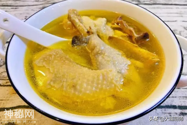 炖鸡汤，牢记“2做3不加”，鸡肉鲜嫩爽滑，鸡汤金黄鲜美，真好喝-9.jpg