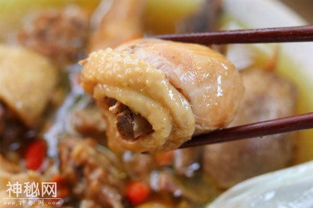 过年炖鸡汤，记住用“4样料”就行，汤鲜甜，肉香没腥味，别乱放-2.jpg