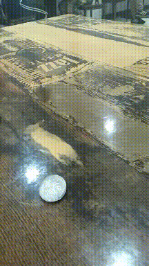 哈哈一笑，50张搞笑动图：披着床单就出门了，不怕被人围观吗？-7.jpg