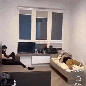 笑一笑，50张搞笑动图：请用一句话，证明你认识他！不许提姓名！-21.jpg